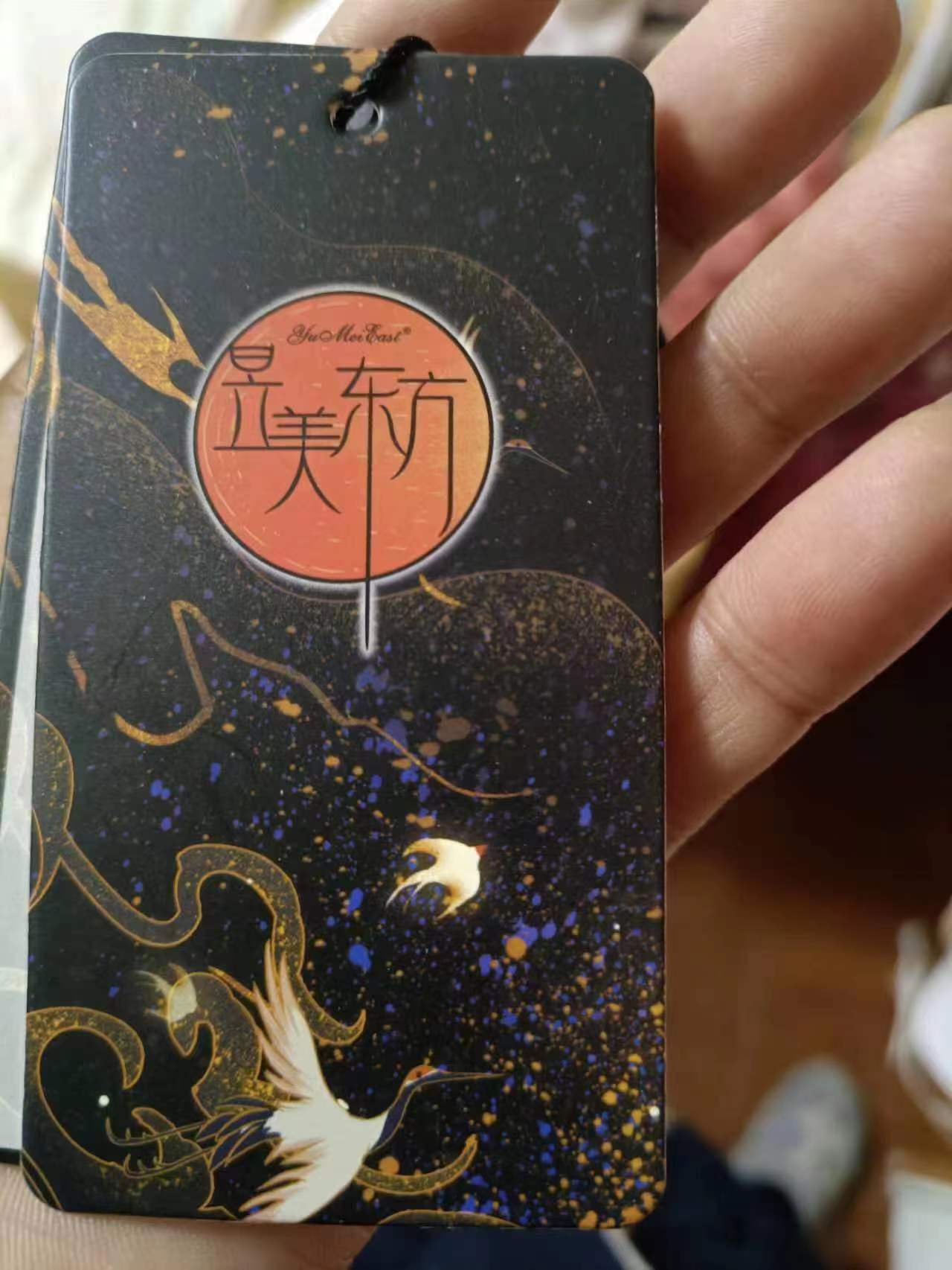 内衣宣传：隐秘之美，创意绽放